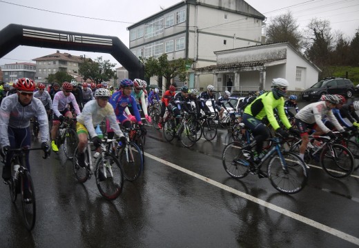 Arredor dos 100 ciclistas que participaron no ‘I Trofeo de Ciclismo Concello de Touro Camiño do Holandés’  puxeron en valor e deron lustre á ‘Ruta do Holandés’, vía alternativa do Camiño Francés utilizada por cicloturistas de Holanda e Centroeuropa